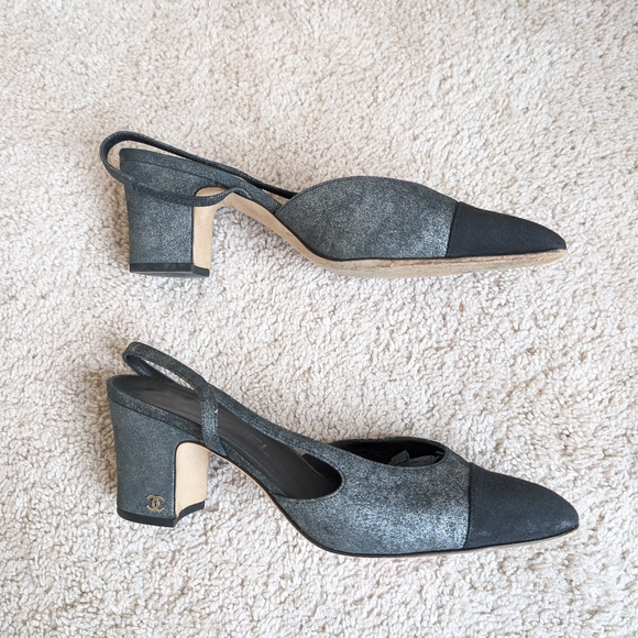 Chanel Interlocking CC Logo Nubuck Grey/Black Slingback Pumps, Size 39 - Picture 6 of 10